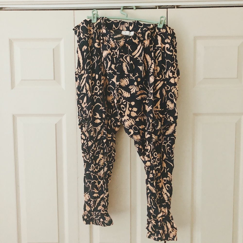 NWOT Womens Anthropologie Harem pants!